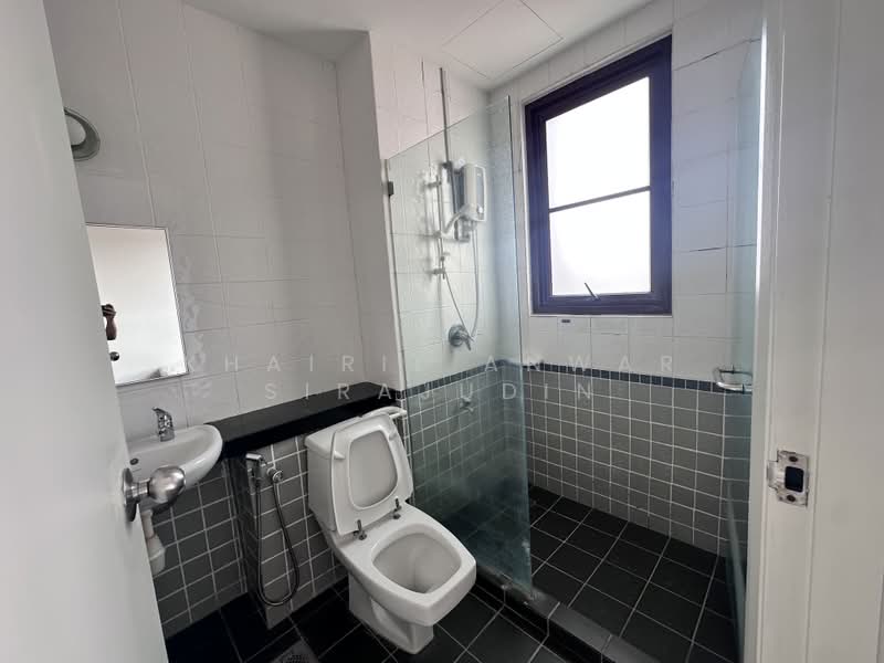 Condominium for Sale at Surian Condominium - Khairil Anwar Sirajudin - Bathroom - PropertyGuru.com.my
