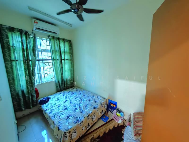 2-storey Terraced House for Sale in Kampung Jenderam Hilir (Dengkil) - Mohd Aizat Saiful Bahri - Bedroom - PropertyGuru.com.my