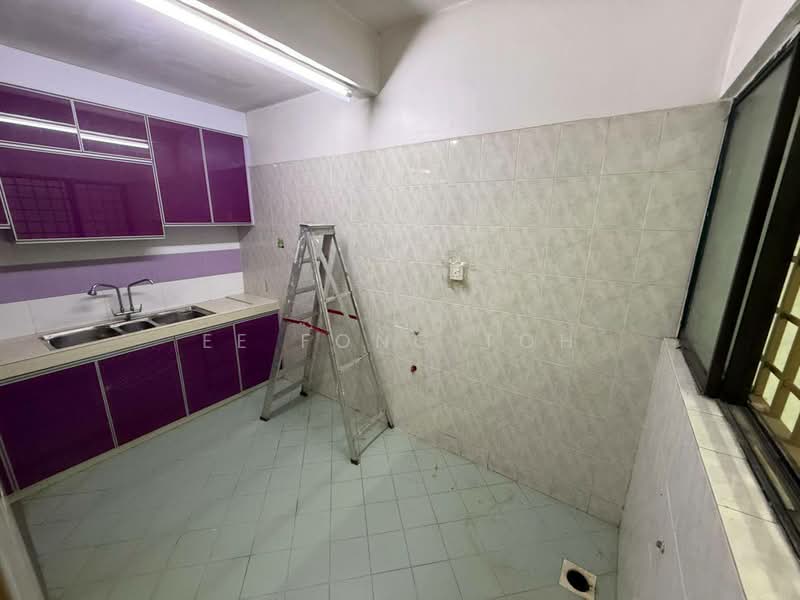 Rumah Teres 2 Tingkat untuk Dijual di Taman Mount Austin (Tebrau) - Ee Fong Toh - Kitchen - PropertyGuru.com.my