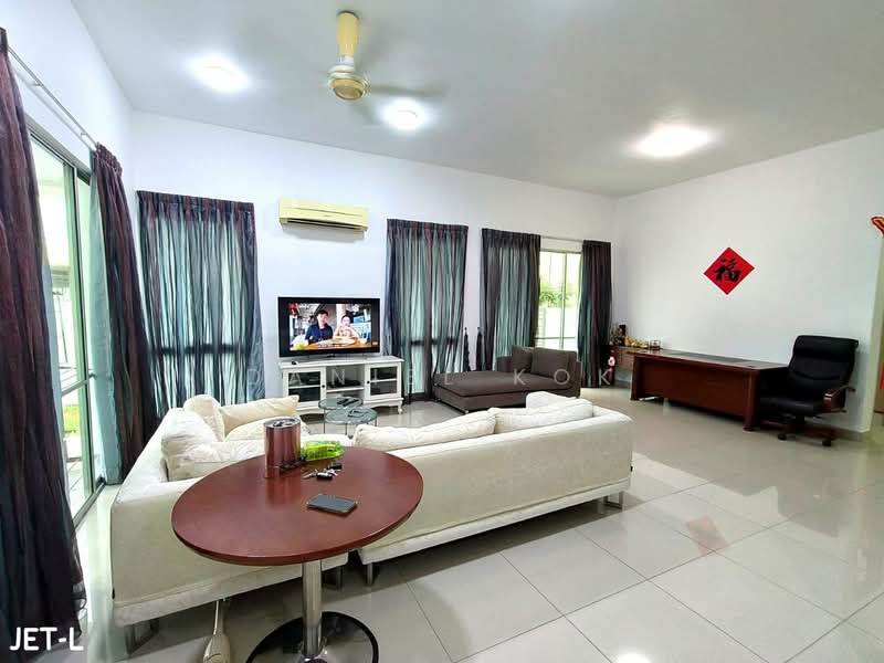 Rumah Berkembar untuk Dijual di Setia Damai (Setia Alam) - Daniel Kok - Living Room - PropertyGuru.com.my