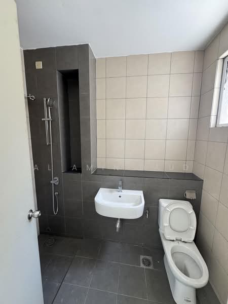 Rumah Teres 3 Tingkat untuk Disewa di Taman Subang Mas (Subang Jaya) - Al Amin Daud - PropertyGuru.com.my