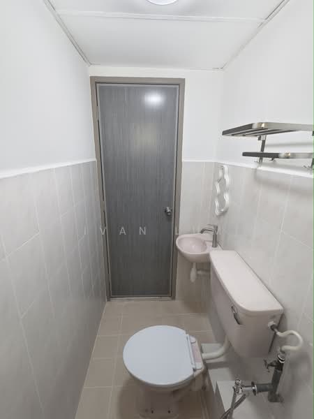 Kondominium untuk Disewa di Danau Idaman - Ivan Lum - Bathroom - PropertyGuru.com.my
