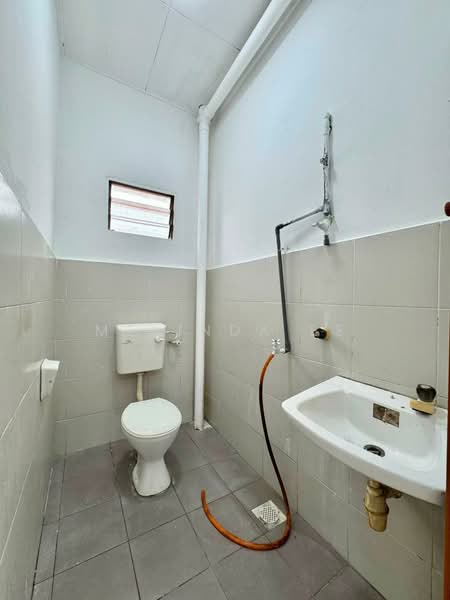 Rumah Teres 2 Tingkat untuk Dijual di Taman Scientex Kulai (Sedenak) - Melinda Ee - Bathroom - PropertyGuru.com.my