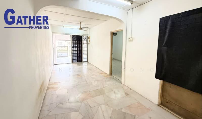 1-storey Terraced House for Sale in Taman Pasir Puteh (Ipoh) - Ainsley Thong - Living Room - PropertyGuru.com.my