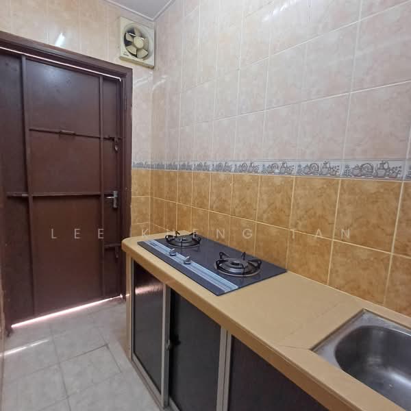 Rumah Teres 2-Tingkat untuk Dijual di Bandar Putra Bertam (Kepala Batas) - Lee Kheng Tan - Kitchen - PropertyGuru.com.my