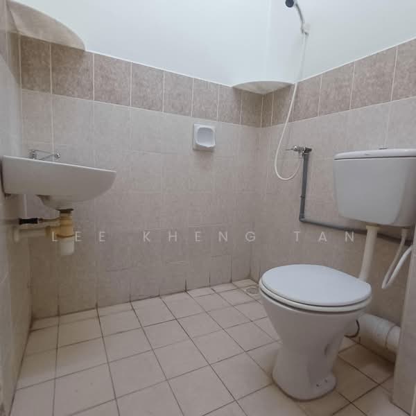 Rumah Teres 2-Tingkat untuk Dijual di Bandar Putra Bertam (Kepala Batas) - Lee Kheng Tan - Bathroom - PropertyGuru.com.my