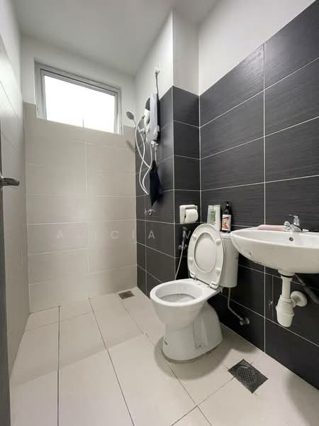Apartment for Sale at Midori Green (Pangsapuri Hijauan) - Alicia Voon - Bathroom - PropertyGuru.com.my