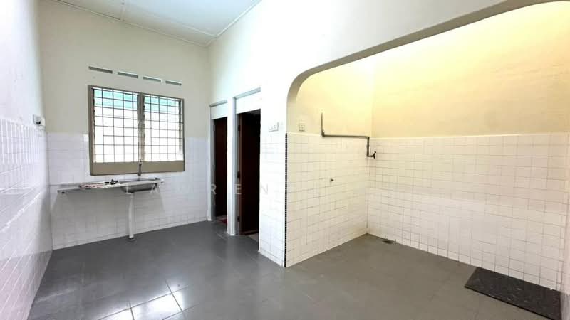 Shop / Office for Sale in Krubong (Melaka) - Lawrence Koo - Kitchen - PropertyGuru.com.my