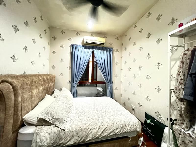 Rumah Teres untuk Dijual di Bukit Jelutong (Shah Alam) - Adaw Zain - Bedroom - PropertyGuru.com.my