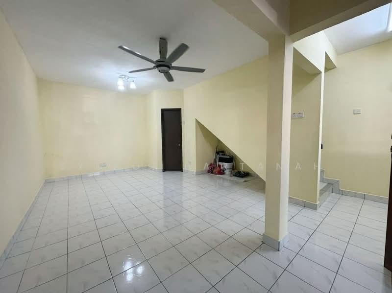 Rumah Teres 2.5 Tingkat untuk Dijual di Batu Caves (Selangor) - Syukor Hartanah - Living Room - PropertyGuru.com.my