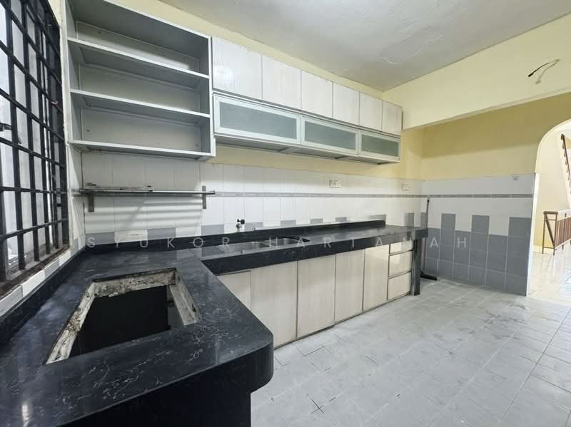 Rumah Teres 2.5 Tingkat untuk Dijual di Batu Caves (Selangor) - Syukor Hartanah - Kitchen - PropertyGuru.com.my