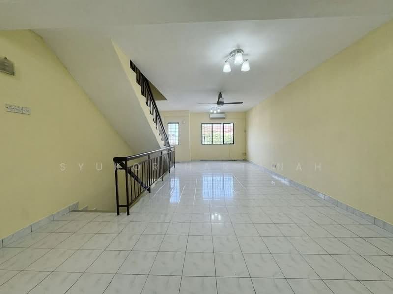 Rumah Teres 2.5 Tingkat untuk Dijual di Batu Caves (Selangor) - Syukor Hartanah - Living Room - PropertyGuru.com.my