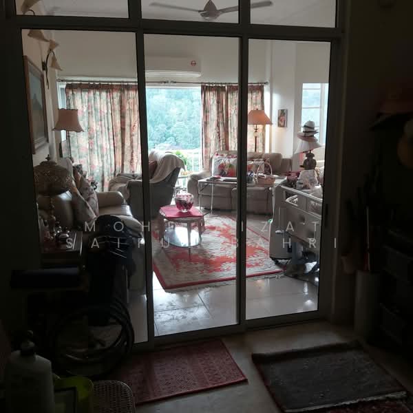 Rumah Teres 4 Tingkat untuk Dijual di Ampang (Selangor) - Mohd Aizat Saiful Bahri - Living Room - PropertyGuru.com.my