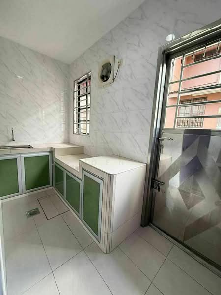 2-storey Terraced House for Sale in Taman Daya (Johor Bahru) - Jayden Ng - Kitchen - PropertyGuru.com.my