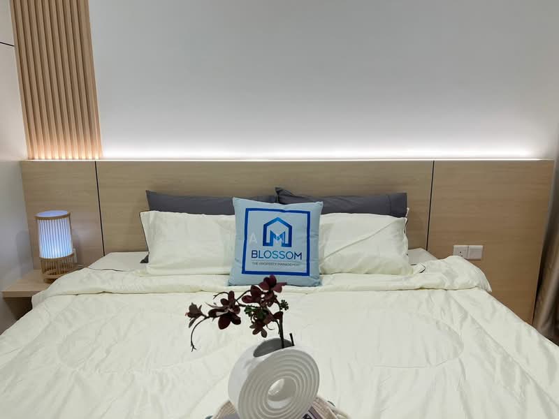 Servis Apartment untuk Disewa di Sunway Velocity TWO - Roman Lee - Bedroom - PropertyGuru.com.my