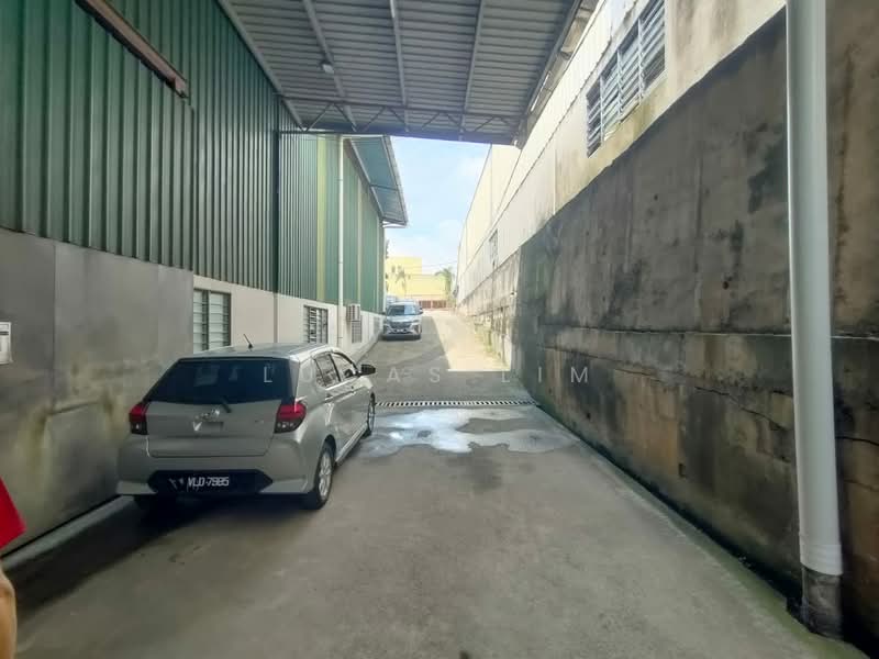 Warehouse for Rent in Sungai Buloh (Selangor) - Lucas Lim - Exterior - PropertyGuru.com.my