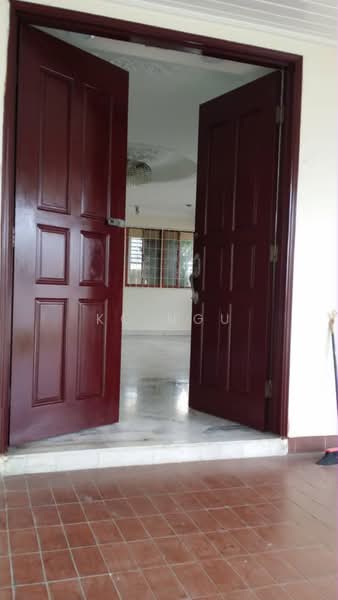 Bungalow for Sale in Taman Yarl (Jalan Klang Lama (Old Klang Road)) - KC Ngu - Entrance - PropertyGuru.com.my