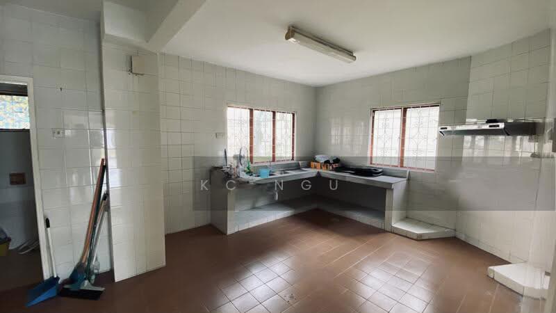 Bungalow for Sale in Taman Yarl (Jalan Klang Lama (Old Klang Road)) - KC Ngu - Kitchen - PropertyGuru.com.my