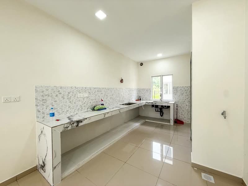 Terraced House for Sale in Sepang (Selangor) - JUMIDAH (JUE) - Kitchen - PropertyGuru.com.my