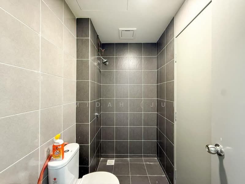 Terraced House for Sale in Sepang (Selangor) - JUMIDAH (JUE) - Bathroom - PropertyGuru.com.my