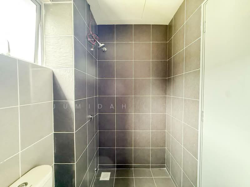 Terraced House for Sale in Sepang (Selangor) - JUMIDAH (JUE) - Bathroom - PropertyGuru.com.my
