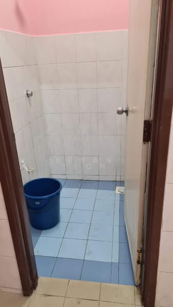 Apartment for Rent at Pangsapuri Seri Kayan - Bryan Yeoh - Bathroom - PropertyGuru.com.my