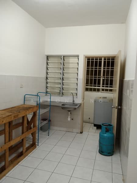 Kondominium untuk Dijual di Platinum Hill PV 3 - Aaron Ong - Kitchen - PropertyGuru.com.my