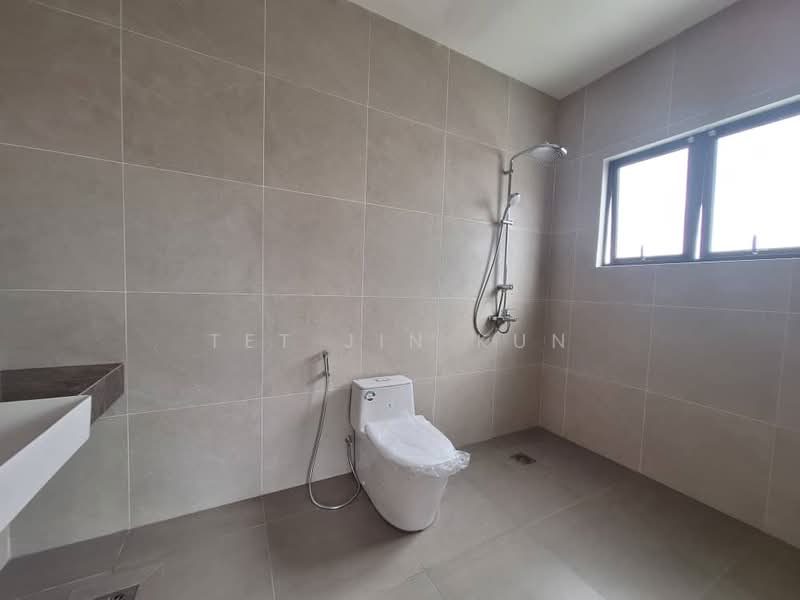 Rumah Berkembar untuk Dijual di Kota Kinabalu (Sabah) - Voca Kun - Bathroom - PropertyGuru.com.my