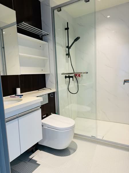 Servis Apartment untuk Disewa di Bay Suites - Voca Kun - Bathroom - PropertyGuru.com.my