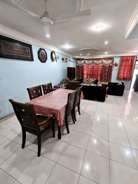 2-storey Terraced House for Sale in Taman Putri Kulai (Kulai) - Kevin Ho - Living Room - PropertyGuru.com.my