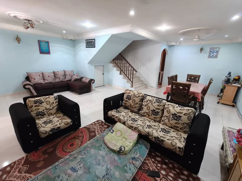 2-storey Terraced House for Sale in Taman Putri Kulai (Kulai) - Kevin Ho - Living Room - PropertyGuru.com.my