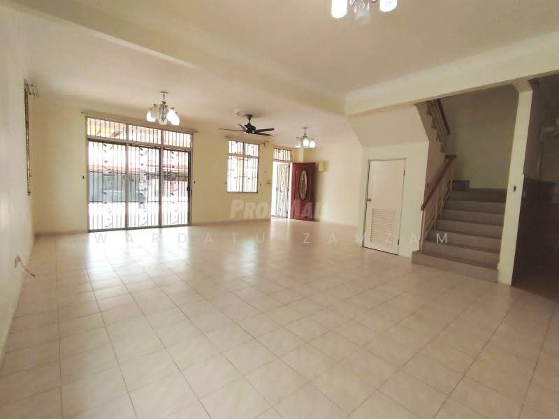 2-storey Terraced House for Sale in Bandar Bukit Tinggi (Klang) - Wardatu Zamzam - Living Room - PropertyGuru.com.my