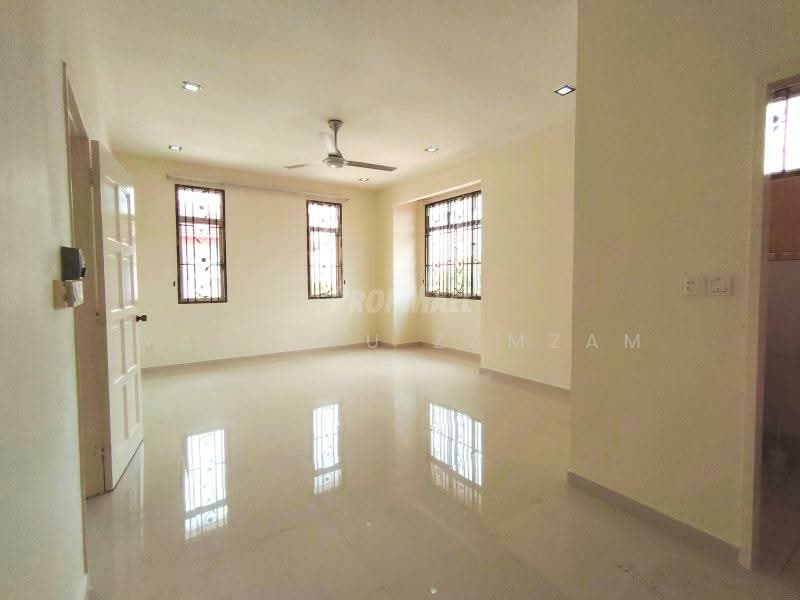 2-storey Terraced House for Sale in Bandar Bukit Tinggi (Klang) - Wardatu Zamzam - Living Room - PropertyGuru.com.my