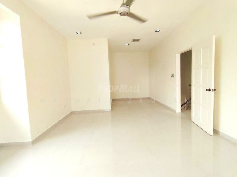 2-storey Terraced House for Sale in Bandar Bukit Tinggi (Klang) - Wardatu Zamzam - Living Room - PropertyGuru.com.my