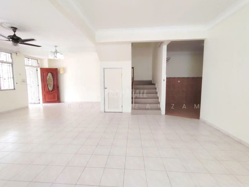 2-storey Terraced House for Sale in Bandar Bukit Tinggi (Klang) - Wardatu Zamzam - Living Room - PropertyGuru.com.my
