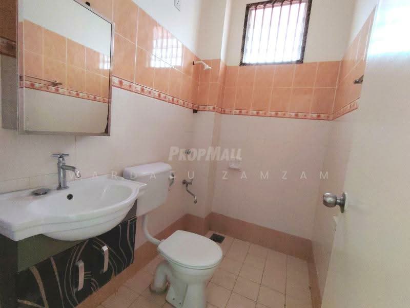 2-storey Terraced House for Sale in Bandar Bukit Tinggi (Klang) - Wardatu Zamzam - Bathroom - PropertyGuru.com.my