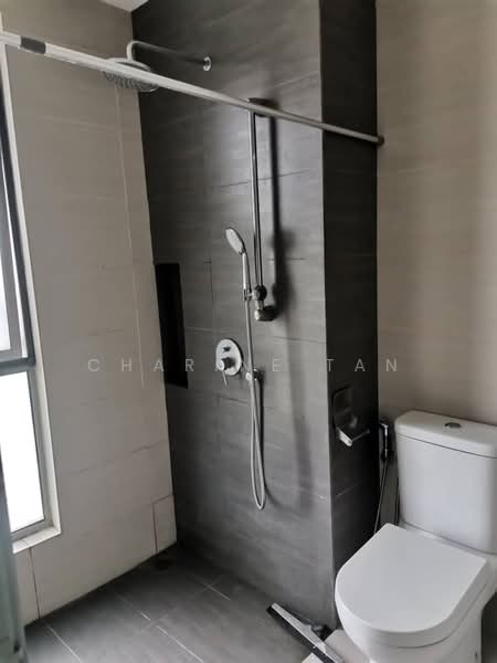 Servis Apartment untuk Disewa di Cybersquare - Charine Tan - Bathroom - PropertyGuru.com.my
