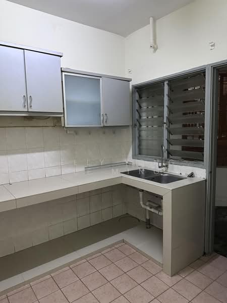 Pangsapuri untuk Dijual di Crystal Tower (Pangsapuri Kristal) - Kelly Yong Lee Ming - Kitchen - PropertyGuru.com.my