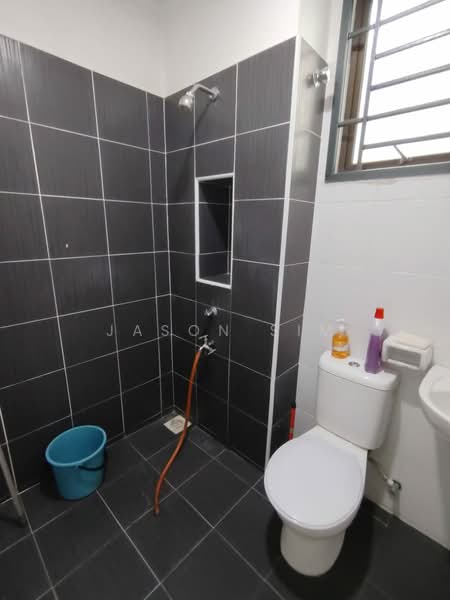 2-storey Terraced House for Sale in Bandar Tiram (Ulu Tiram) - Jason Sim - Bathroom - PropertyGuru.com.my