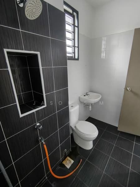 2-storey Terraced House for Sale in Bandar Tiram (Ulu Tiram) - Jason Sim - Bathroom - PropertyGuru.com.my