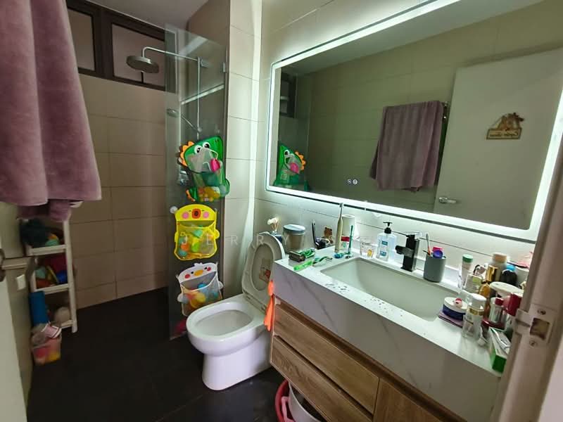 Condominium for Sale at Skycube - Jerry So - Bathroom - PropertyGuru.com.my
