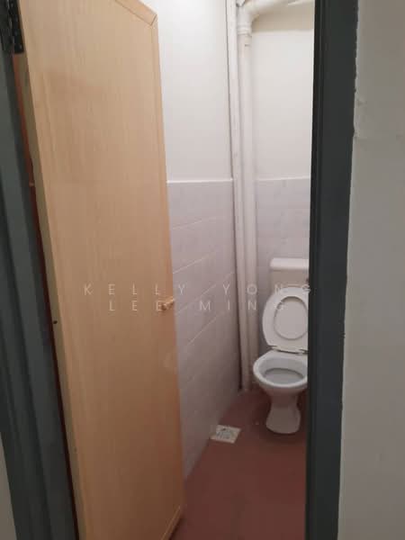 Flat for Sale at Bukit Pandan - Kelly Yong Lee Ming - Bathroom - PropertyGuru.com.my