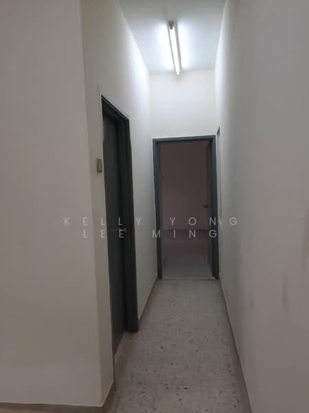 Flat for Sale at Bukit Pandan - Kelly Yong Lee Ming - Corridor - PropertyGuru.com.my