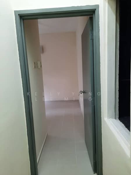 Flat for Sale at Bukit Pandan - Kelly Yong Lee Ming - Corridor - PropertyGuru.com.my