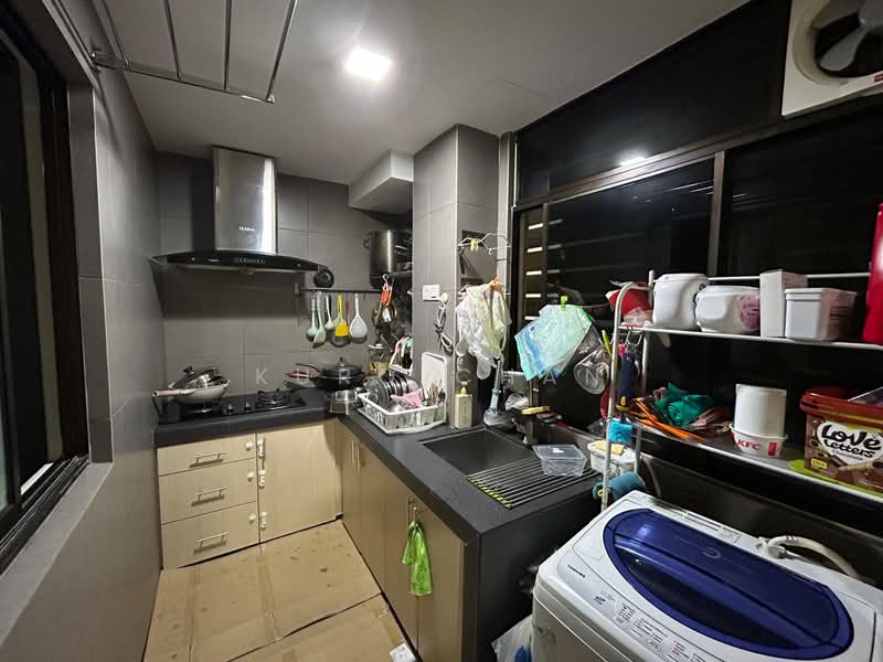 Condominium for Sale at Atmosfera Kondominium - Kuro Chan - Kitchen - PropertyGuru.com.my