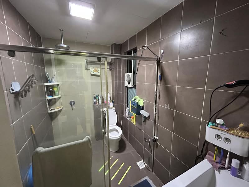 Condominium for Sale at Atmosfera Kondominium - Kuro Chan - Bathroom - PropertyGuru.com.my