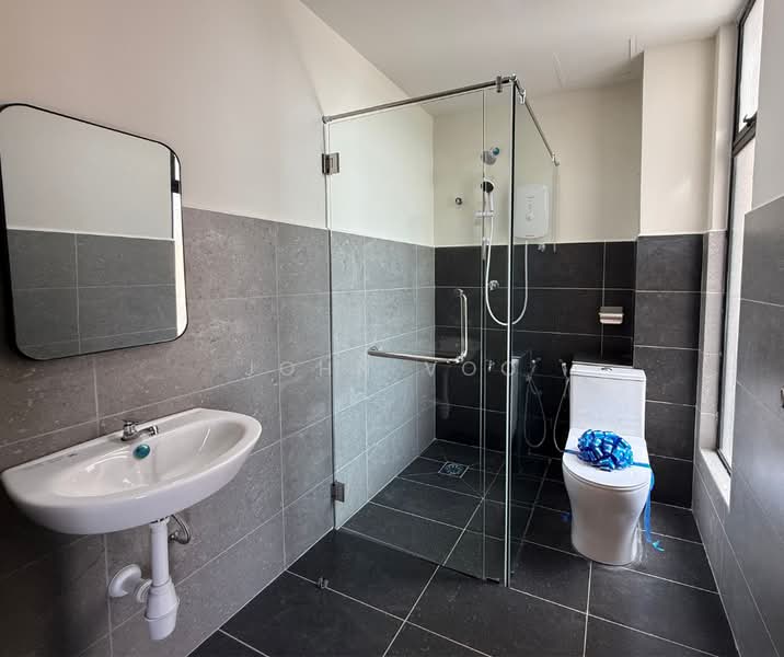 Rumah Teres 2 Tingkat untuk Dijual di Sepanggar Kkip (Kota Kinabalu) - John Voo - Bathroom - PropertyGuru.com.my