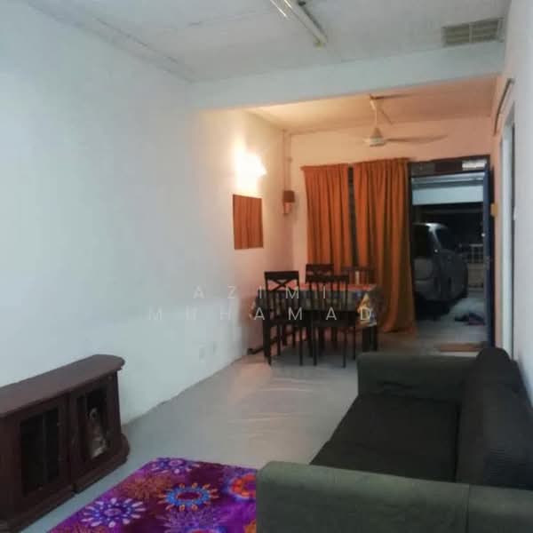 1-storey Terraced House for Sale in Ipoh (Perak) - Azimi Muhamad - Living Room - PropertyGuru.com.my