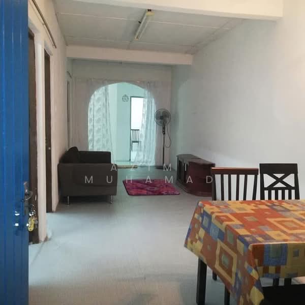 1-storey Terraced House for Sale in Ipoh (Perak) - Azimi Muhamad - Living Room - PropertyGuru.com.my