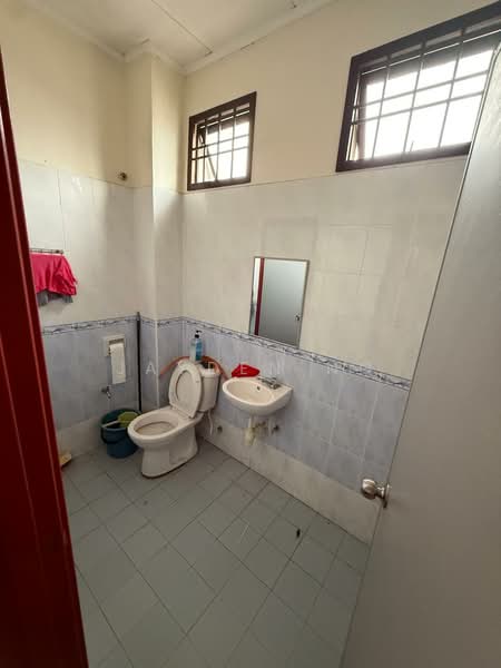Rumah Teres 2-Tingkat untuk Dijual di Mutiara Rini (Skudai) - Jayden Ng - Bathroom - PropertyGuru.com.my
